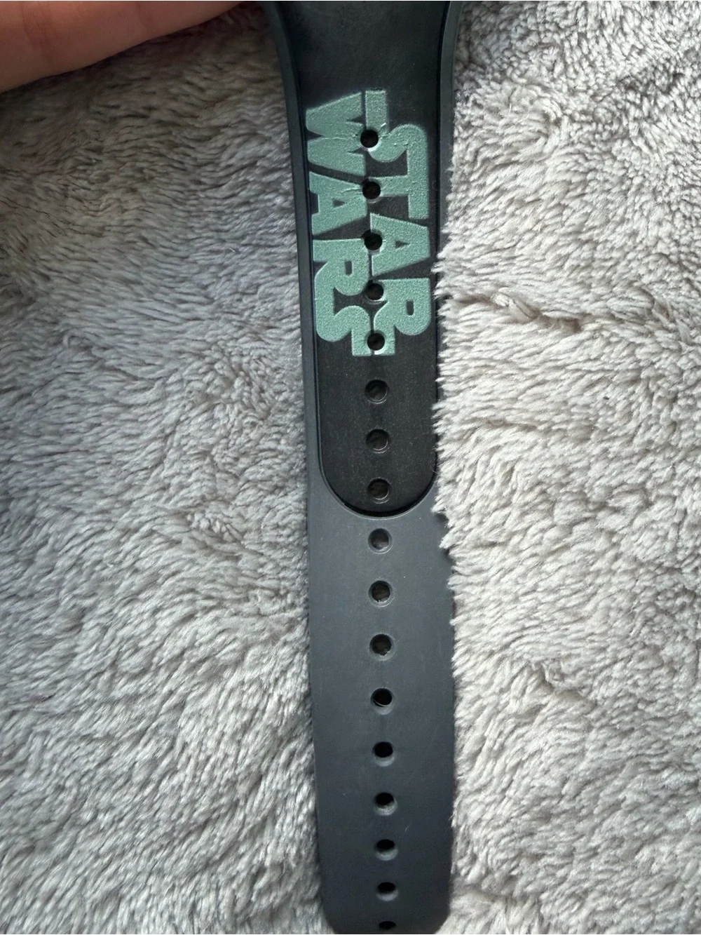 Disney Star Wars The Mandalorian Grogu MagicBand 2 Gray